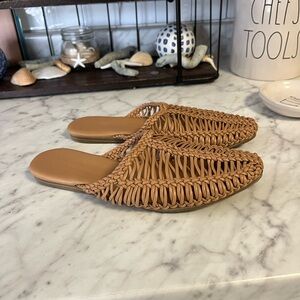 Universal Thread Tan Woven Flats